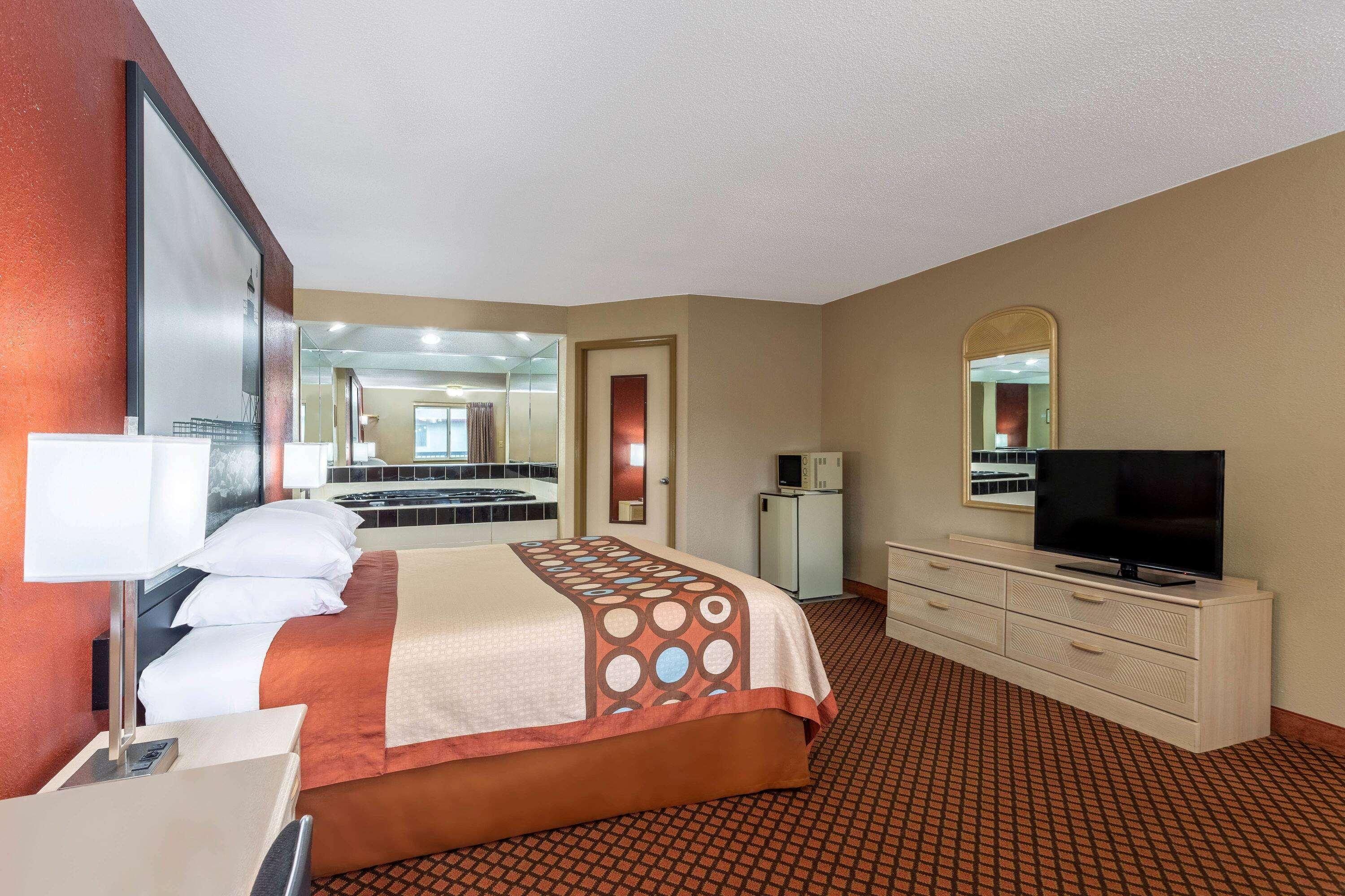 Super 8 By Wyndham Marysville/Port Huron Area Exterior photo