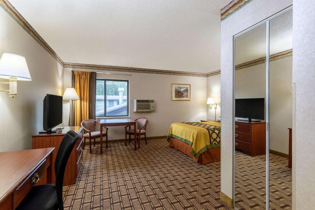 Super 8 By Wyndham Marysville/Port Huron Area Exterior photo