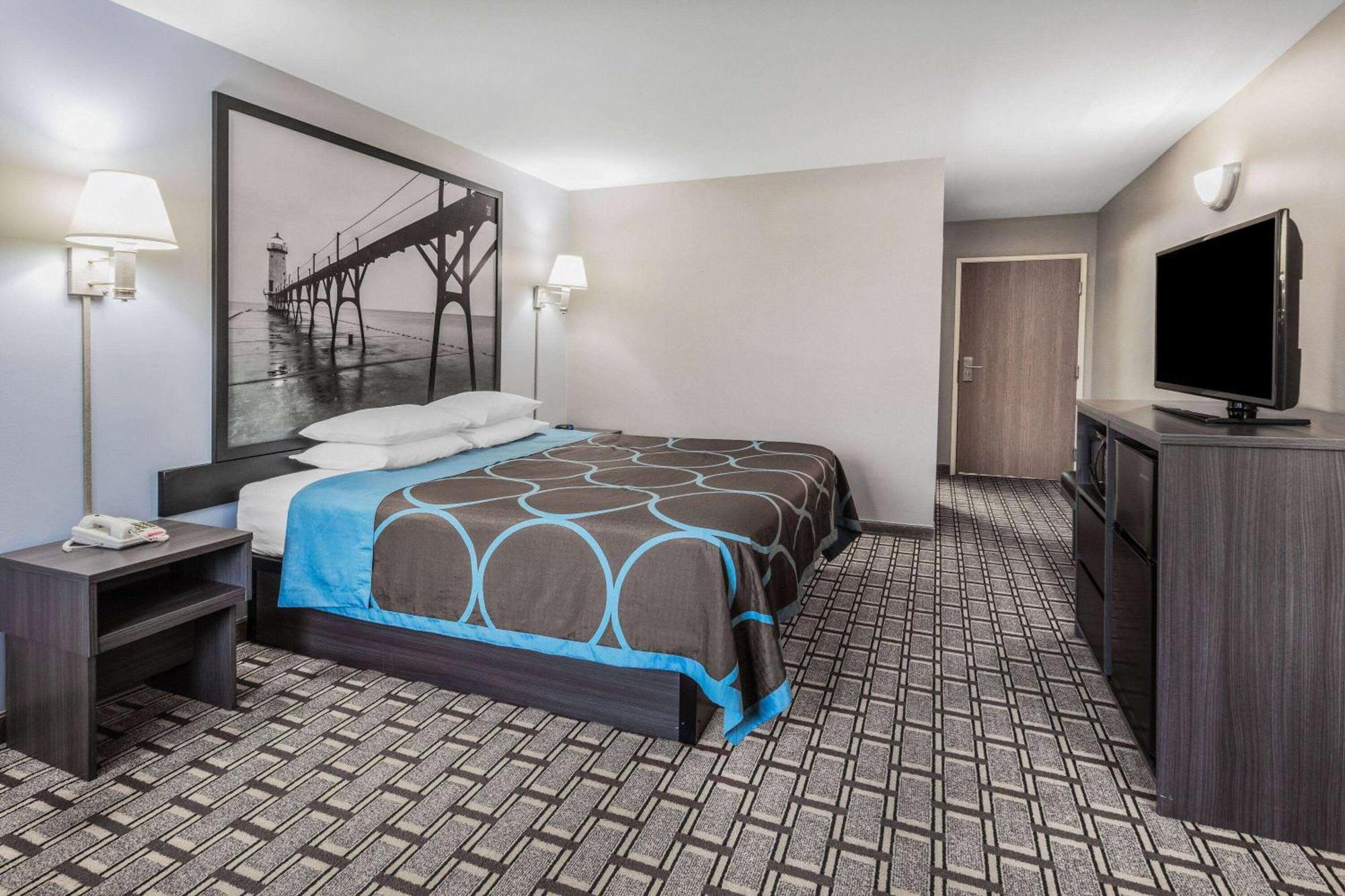 Super 8 By Wyndham Marysville/Port Huron Area Exterior photo